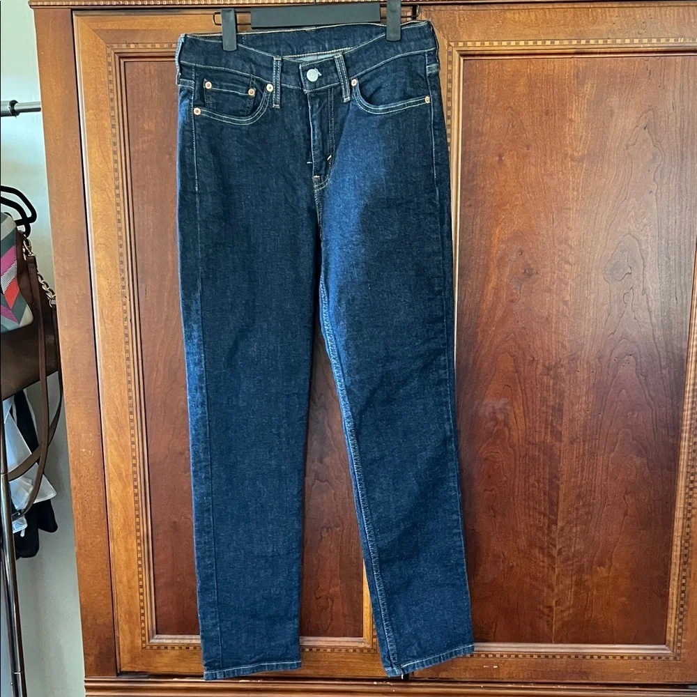 Levi's Classic Indigo Jeans - Picture 1 of 5